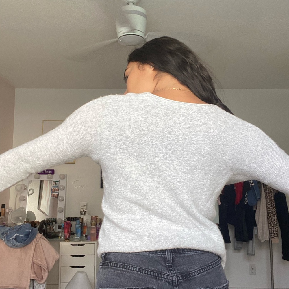 LONG SLEEVE SWEATER